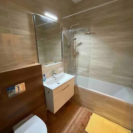 Sunny Modern Penthouse - пентхаус *
