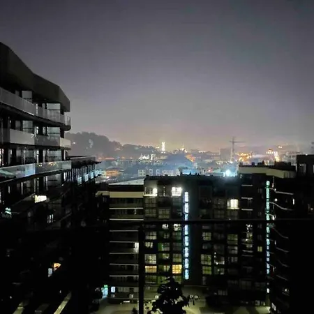 Sunny Modern Penthouse - пентхаус *