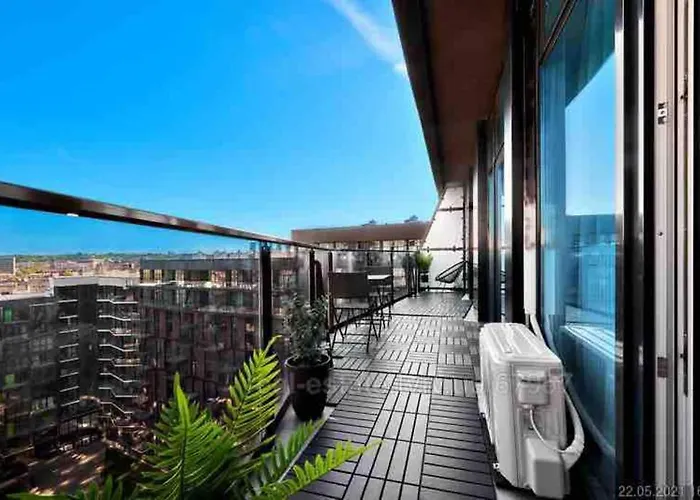 Sunny Modern Penthouse - пентхаус