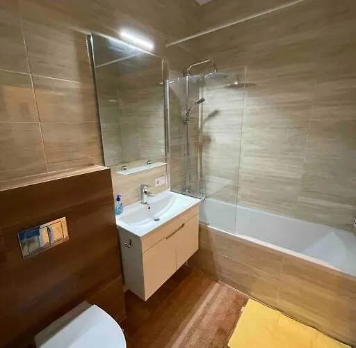 Sunny Modern Penthouse - пентхаус *