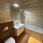 Sunny Modern Penthouse - пентхаус *