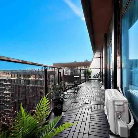 Sunny Modern Penthouse - пентхаус